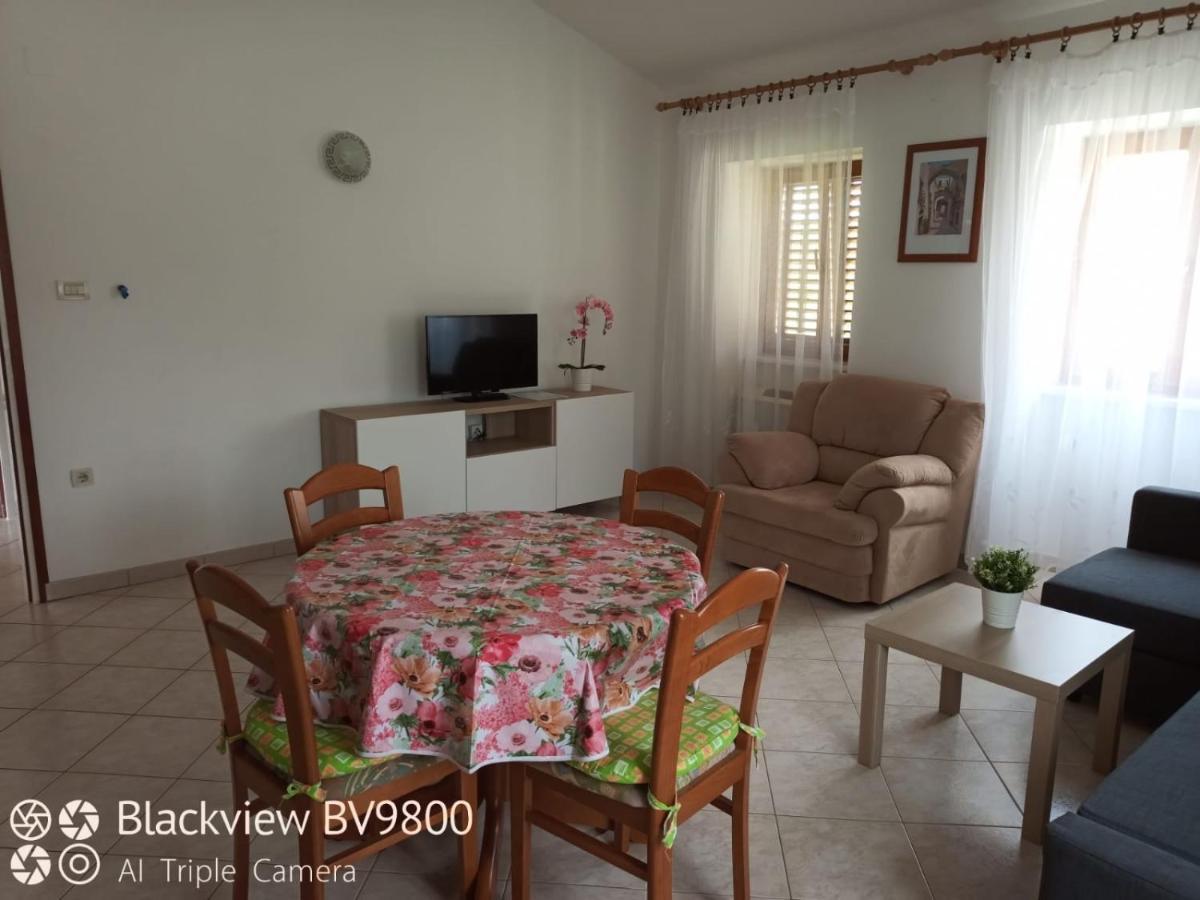 Apartments Vodaric Loznati 茨雷斯 外观 照片