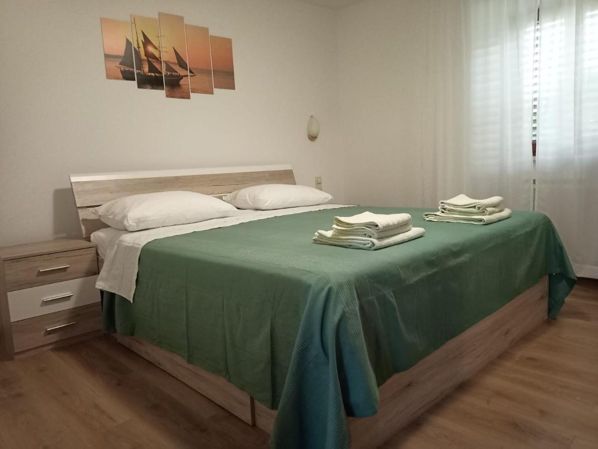 Apartments Vodaric Loznati 茨雷斯 外观 照片